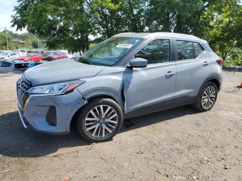  Salvage Nissan Kicks