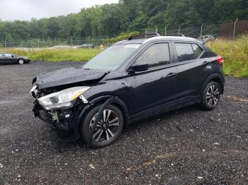  Salvage Nissan Kicks