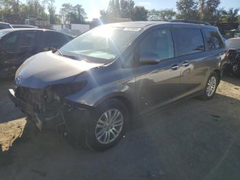  Salvage Toyota Sienna