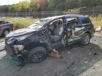  Salvage Toyota Sienna