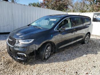  Salvage Chrysler Pacifica