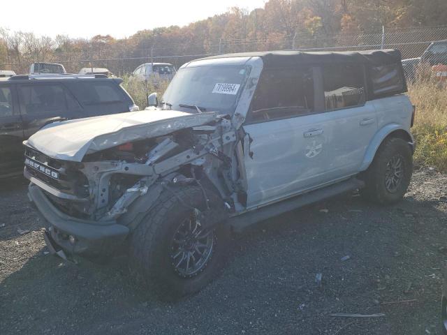  Salvage Ford Bronco