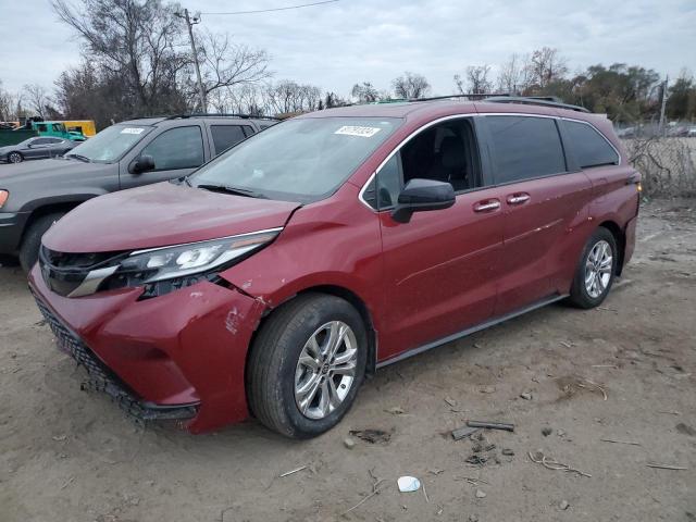  Salvage Toyota Sienna