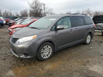  Salvage Toyota Sienna