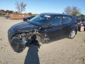  Salvage Nissan Kicks