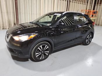  Salvage Nissan Kicks