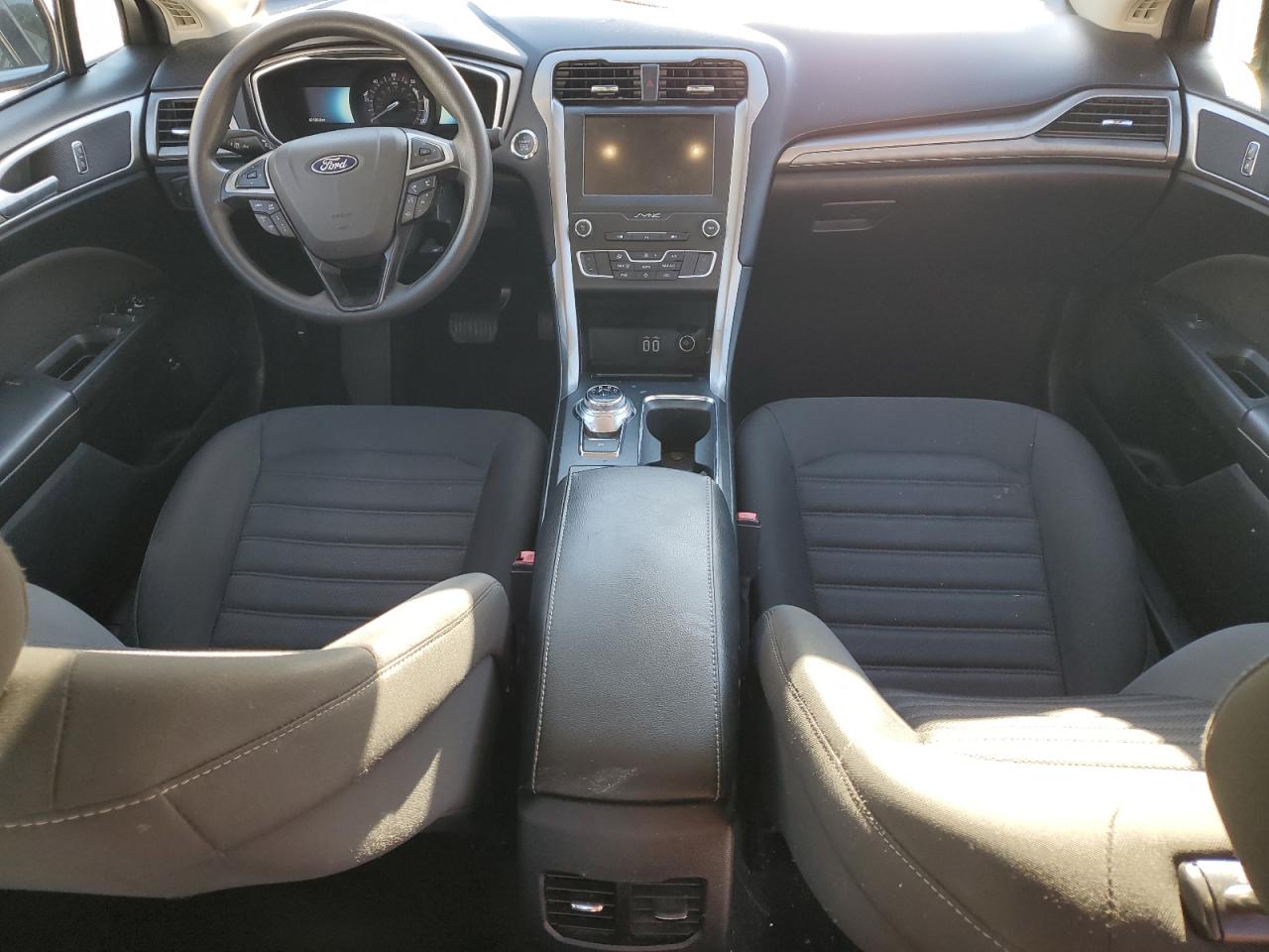 Ford Fusion Se Image 8