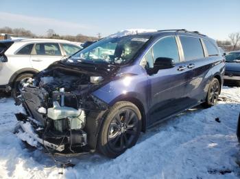  Salvage Toyota Sienna