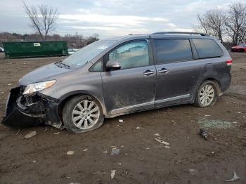  Salvage Toyota Sienna