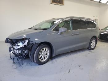  Salvage Chrysler Pacifica