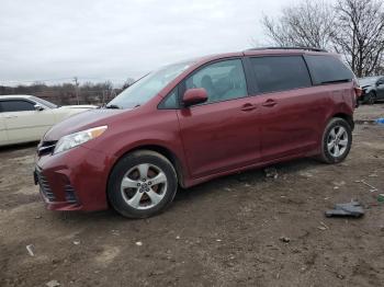  Salvage Toyota Sienna