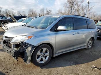  Salvage Toyota Sienna