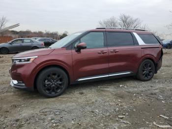  Salvage Kia Carnival