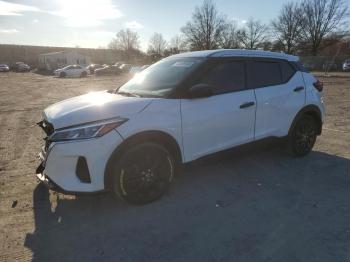  Salvage Nissan Kicks