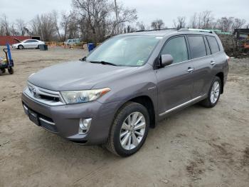  Salvage Toyota Highlander