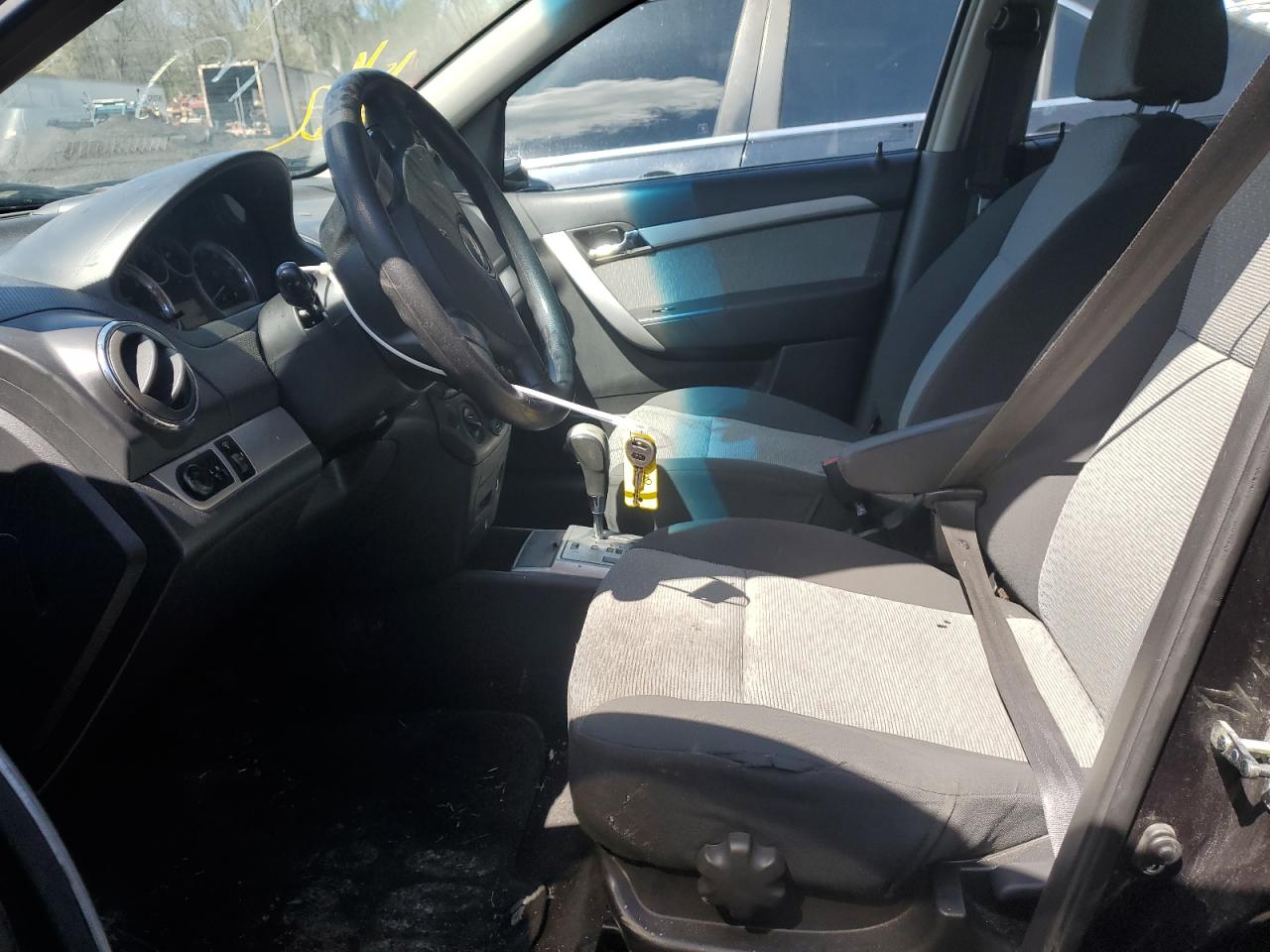 Chevrolet Aveo Lt Image 8