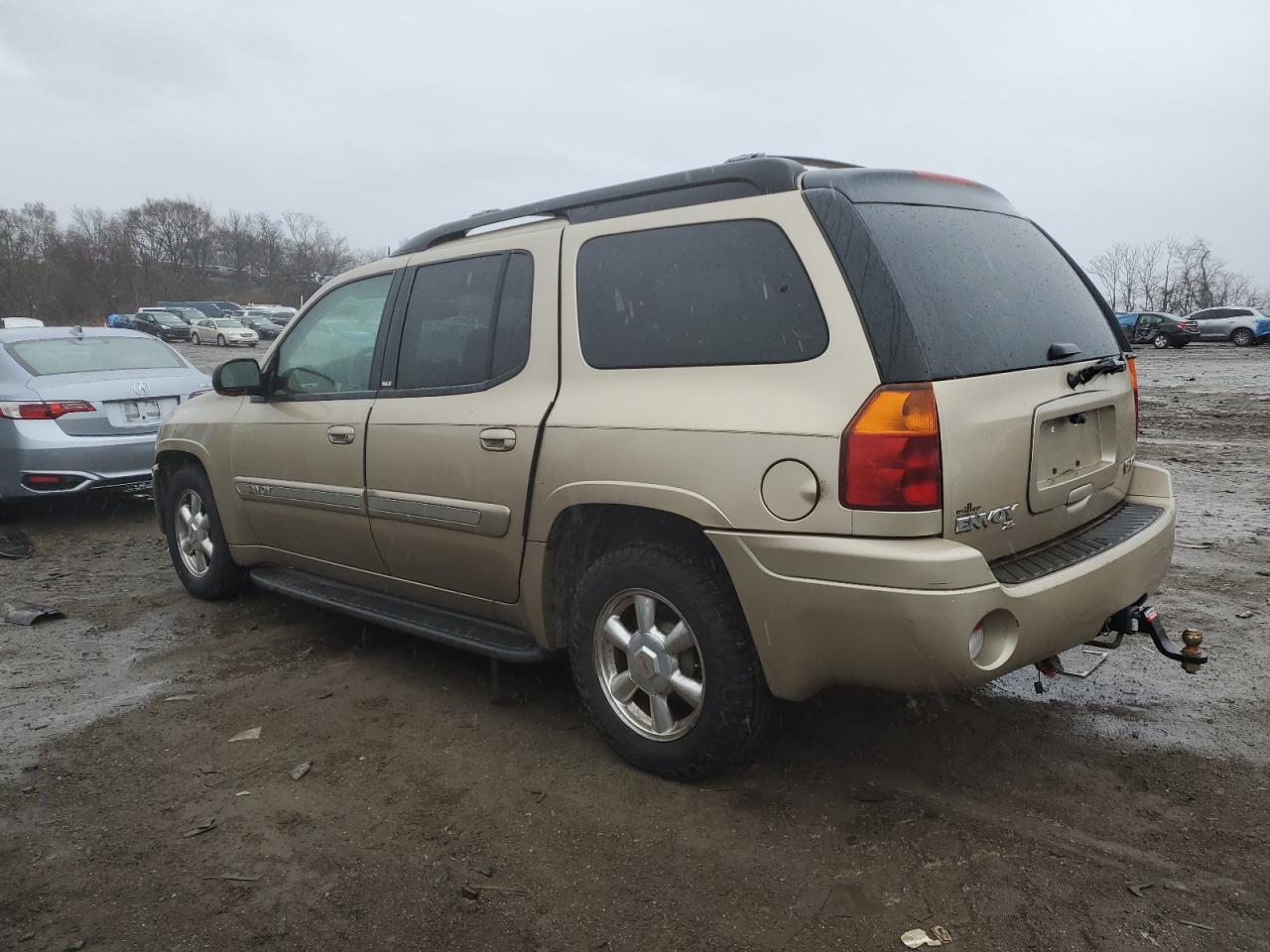GMC Envoy Xl Image 2