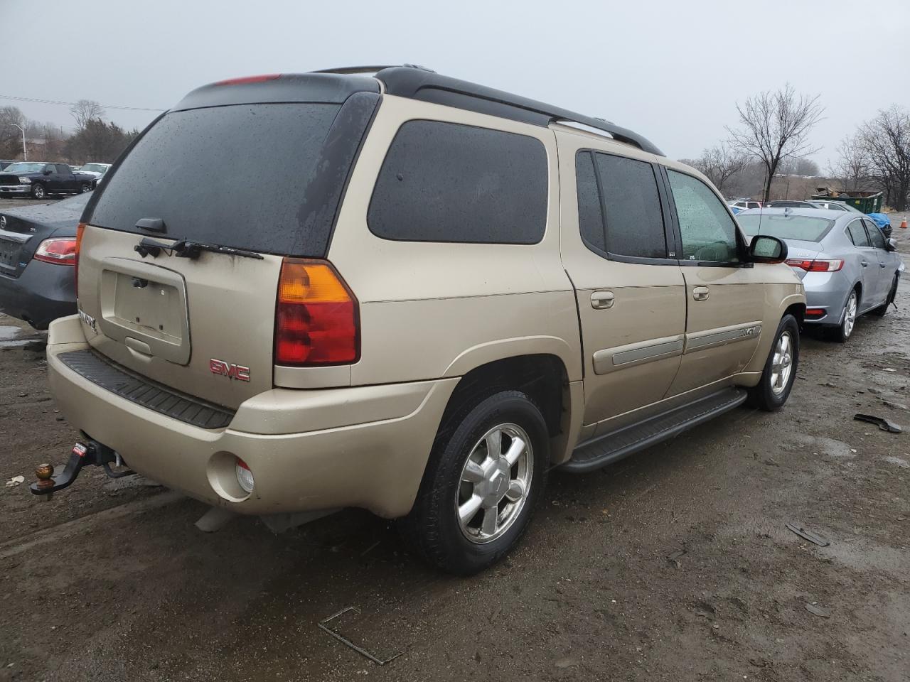 GMC Envoy Xl Image 5
