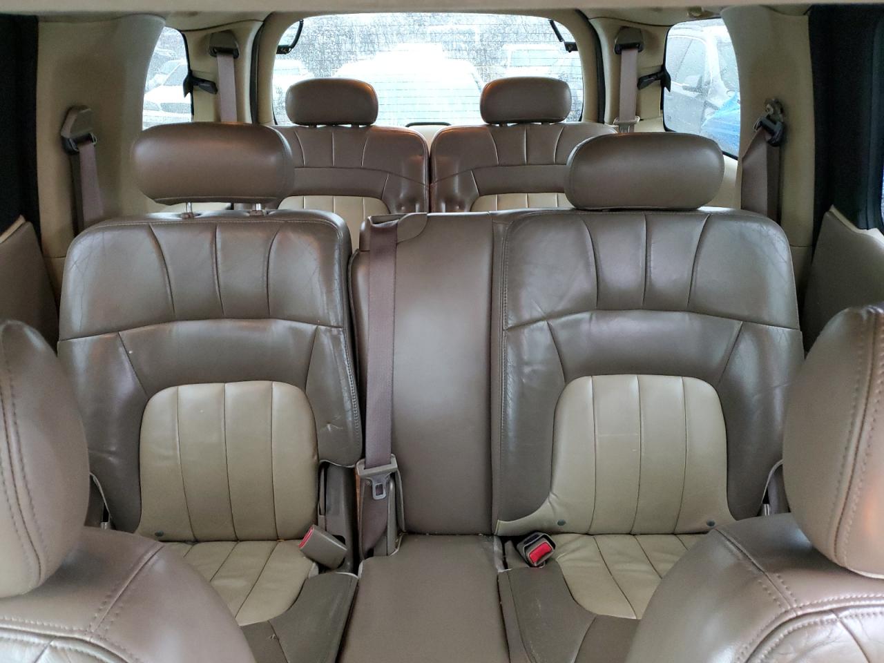 GMC Envoy Xl Image 9
