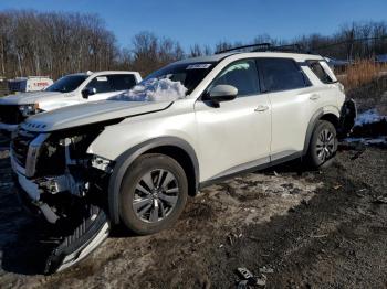  Salvage Nissan Pathfinder