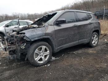  Salvage Jeep Compass