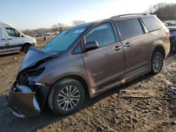  Salvage Toyota Sienna