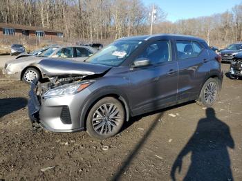  Salvage Nissan Kicks
