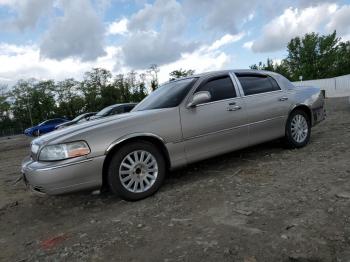  Salvage Lincoln Towncar