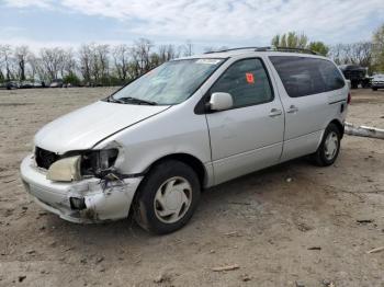  Salvage Toyota Sienna