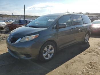  Salvage Toyota Sienna