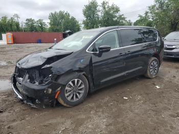  Salvage Chrysler Pacifica