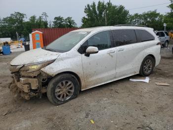  Salvage Toyota Sienna