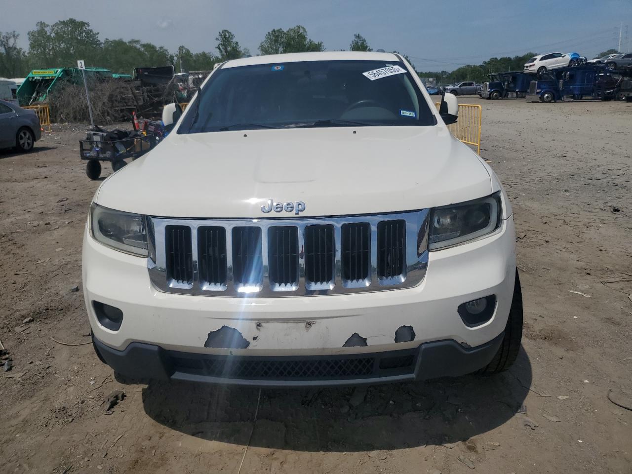 Jeep Grand Cherokee Laredo Image 11