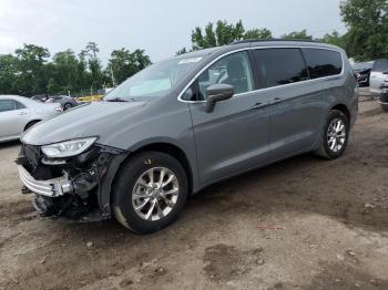  Salvage Chrysler Pacifica