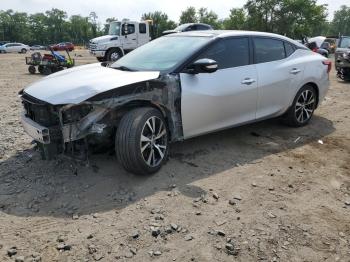  Salvage Nissan Maxima