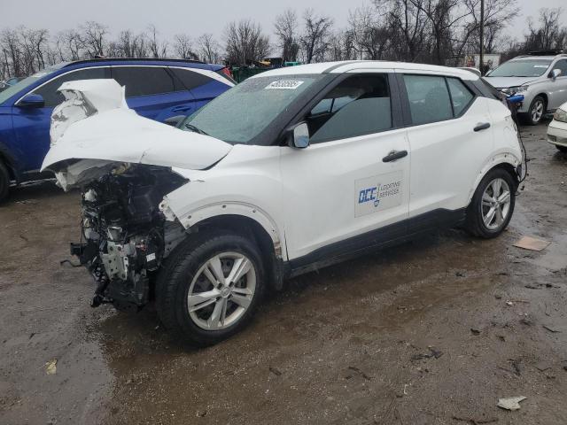  Salvage Nissan Kicks