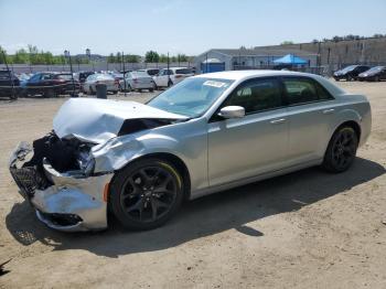  Salvage Chrysler 300