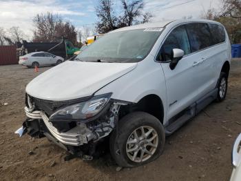  Salvage Chrysler Minivan