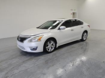  Salvage Nissan Altima