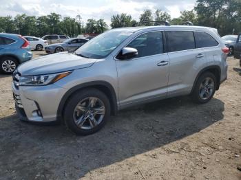  Salvage Toyota Highlander