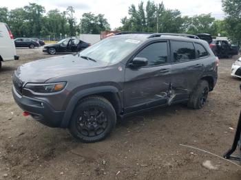  Salvage Jeep Cherokee