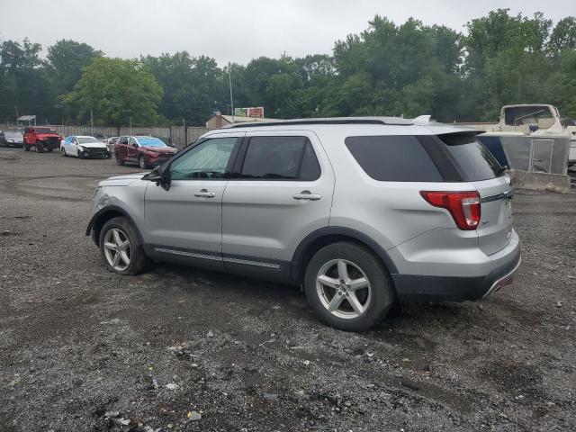 Ford Explorer Xlt Image 2