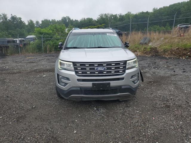 Ford Explorer Xlt Image 3