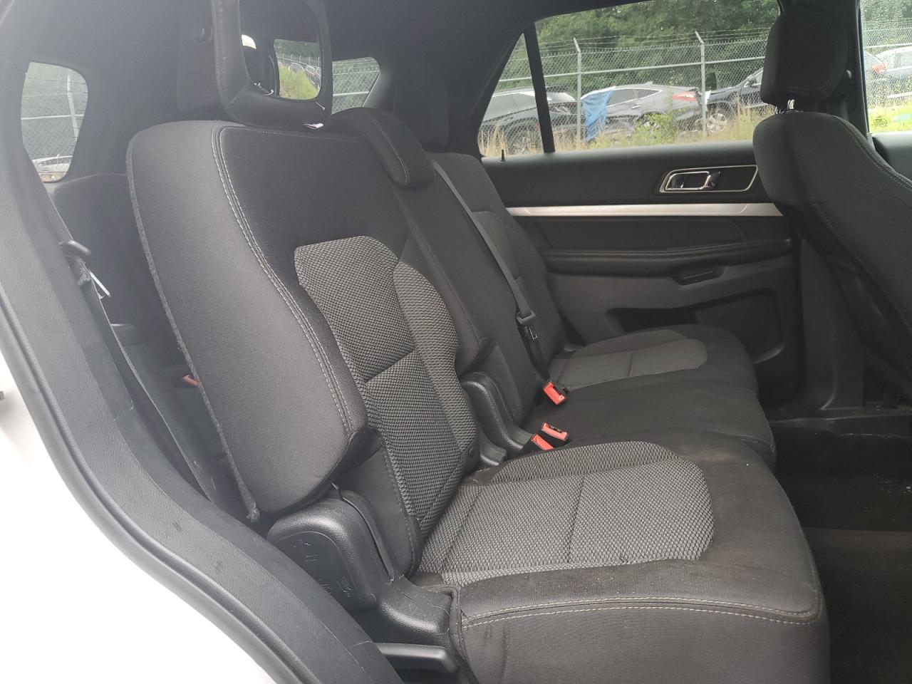 Ford Explorer Xlt Image 12