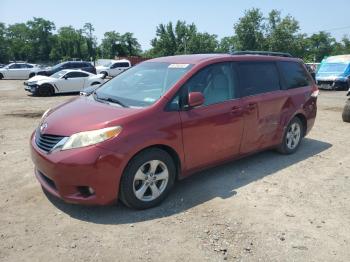  Salvage Toyota Sienna