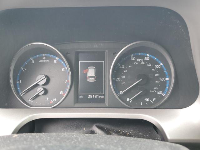 Toyota RAV4 Le Image 9