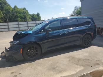  Salvage Chrysler Pacifica