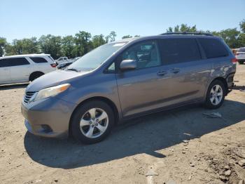  Salvage Toyota Sienna