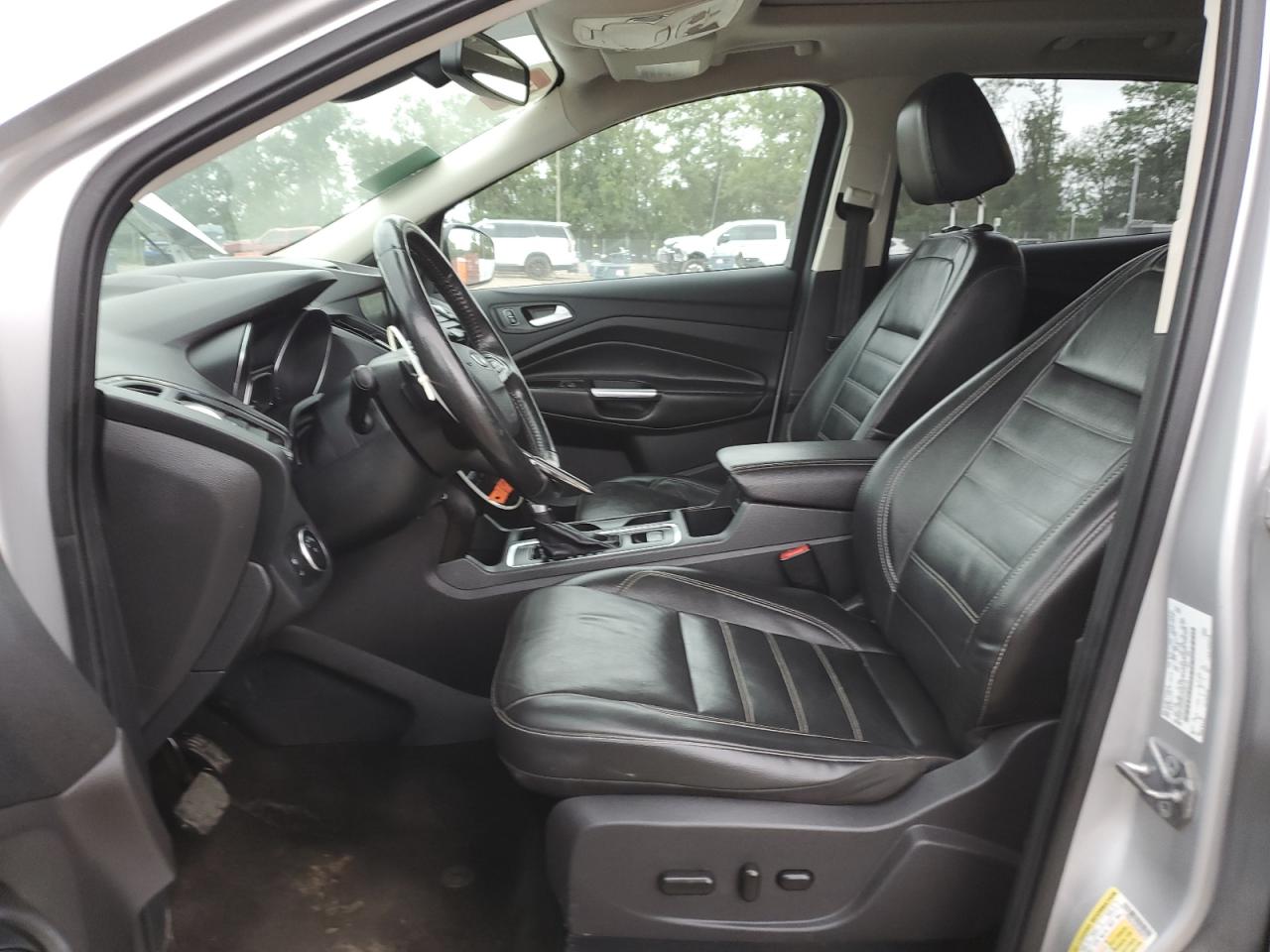 Ford Escape Titanium Image 11