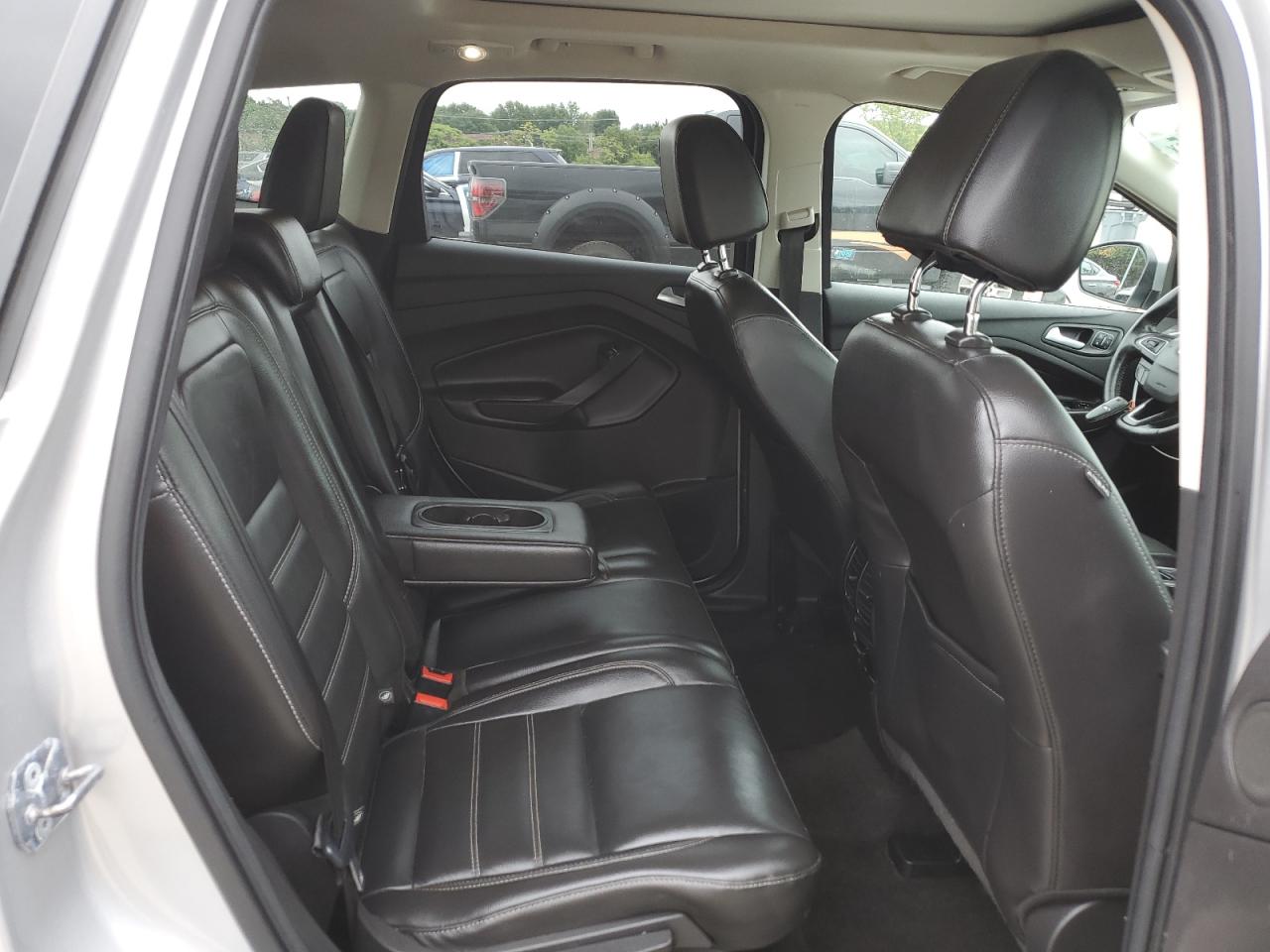 Ford Escape Titanium Image 6